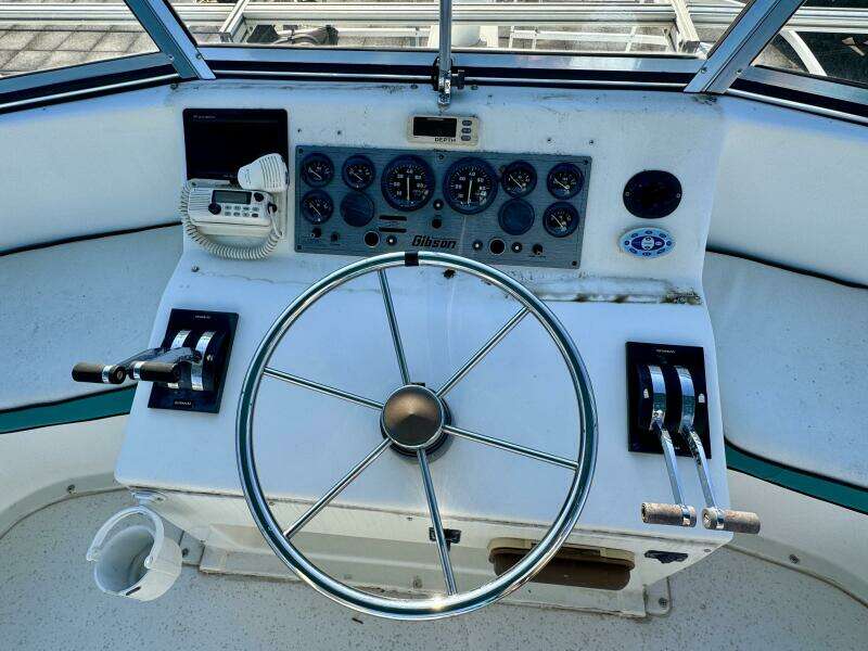 Summer Breeze 37ft Gibson Yacht For Sale Summer Breeze 37ft Gibson Yacht For Sale