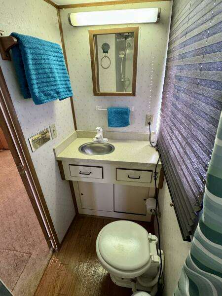 Summer Breeze 37ft Gibson Yacht For Sale Summer Breeze 37ft Gibson Yacht For Sale