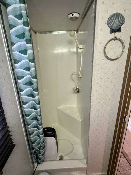 Summer Breeze 37ft Gibson Yacht For Sale Summer Breeze 37ft Gibson Yacht For Sale