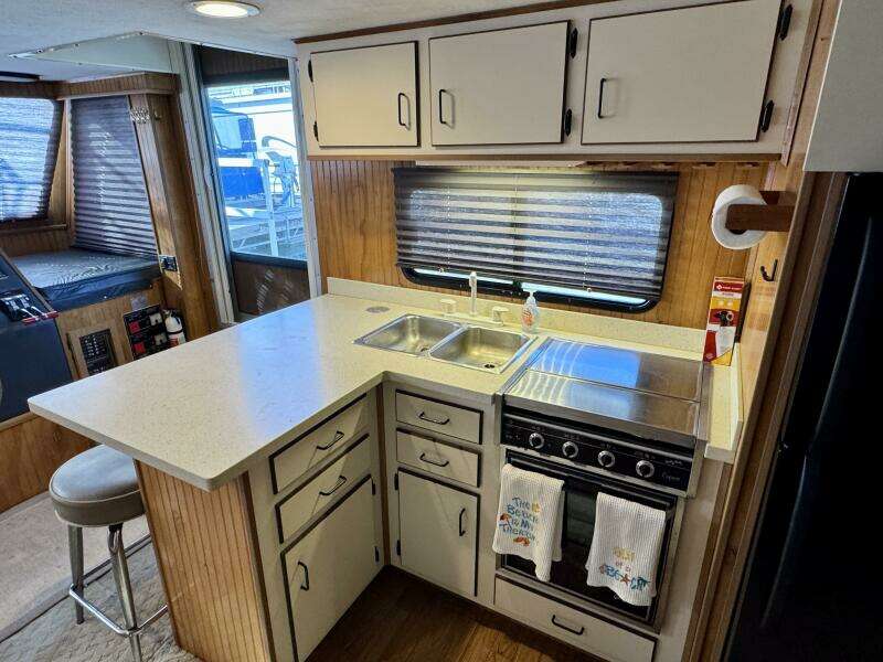 Summer Breeze 37ft Gibson Yacht For Sale Summer Breeze 37ft Gibson Yacht For Sale