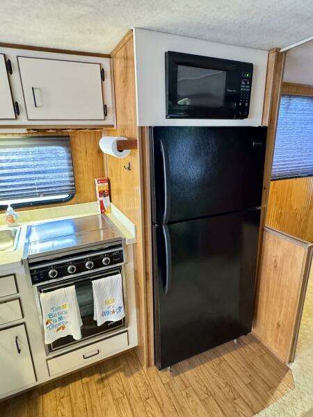 Summer Breeze 37ft Gibson Yacht For Sale Summer Breeze 37ft Gibson Yacht For Sale