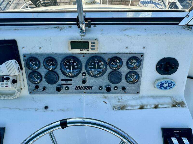 Summer Breeze 37ft Gibson Yacht For Sale Summer Breeze 37ft Gibson Yacht For Sale