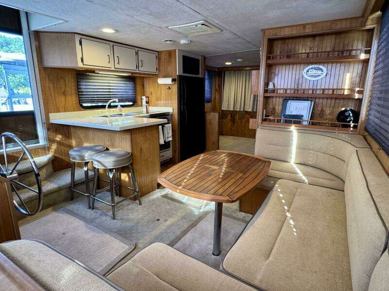 Summer Breeze 37ft Gibson Yacht For Sale Summer Breeze 37ft Gibson Yacht For Sale