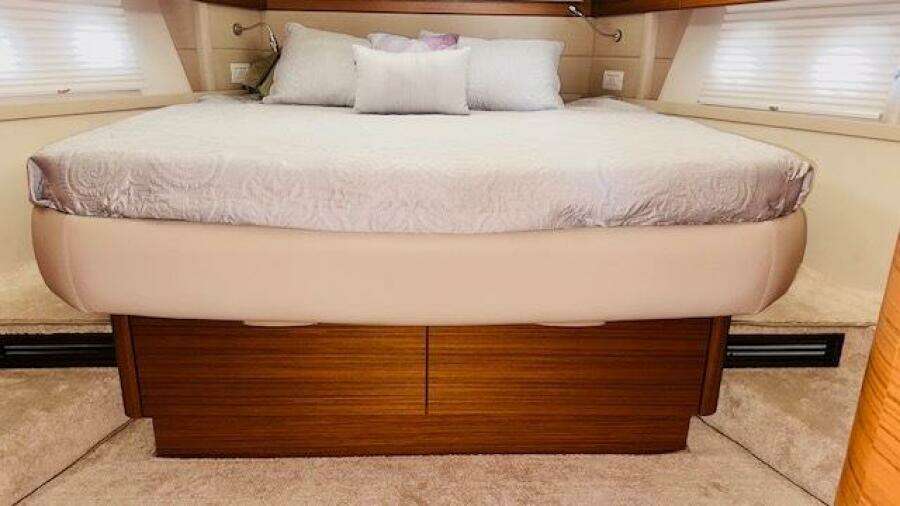 Cay Dreamer 48ft Greenline Yacht For Sale