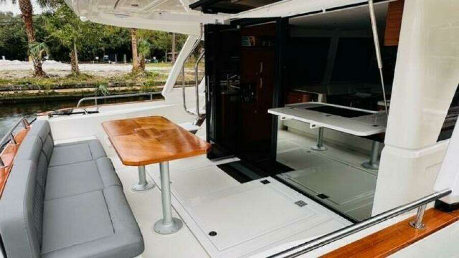 Cay Dreamer 48ft Greenline Yacht For Sale