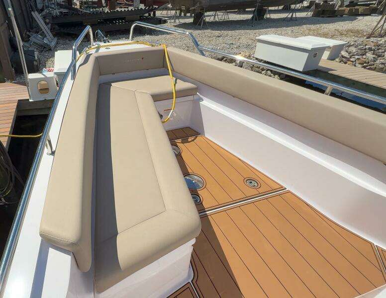 28ft Axopar Yacht For Sale