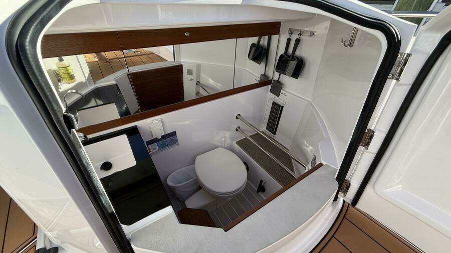 28ft Axopar Yacht For Sale