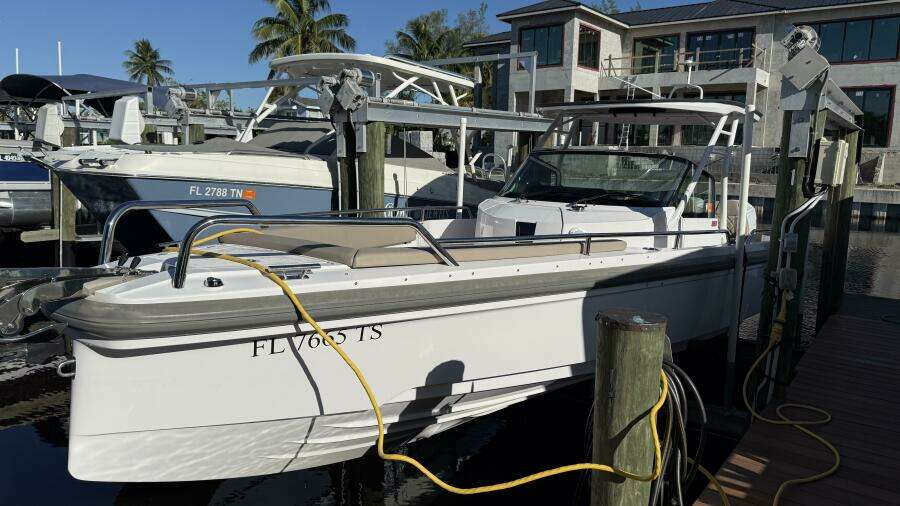 28ft Axopar Yacht For Sale