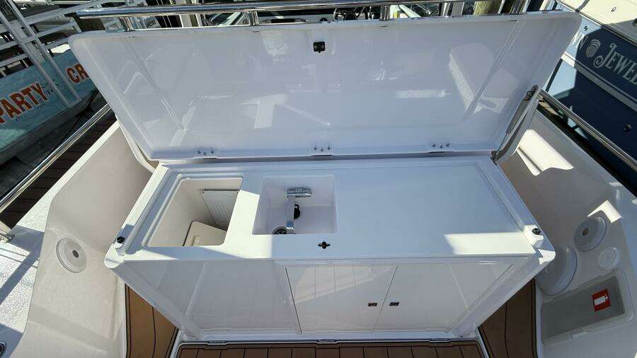 28ft Axopar Yacht For Sale