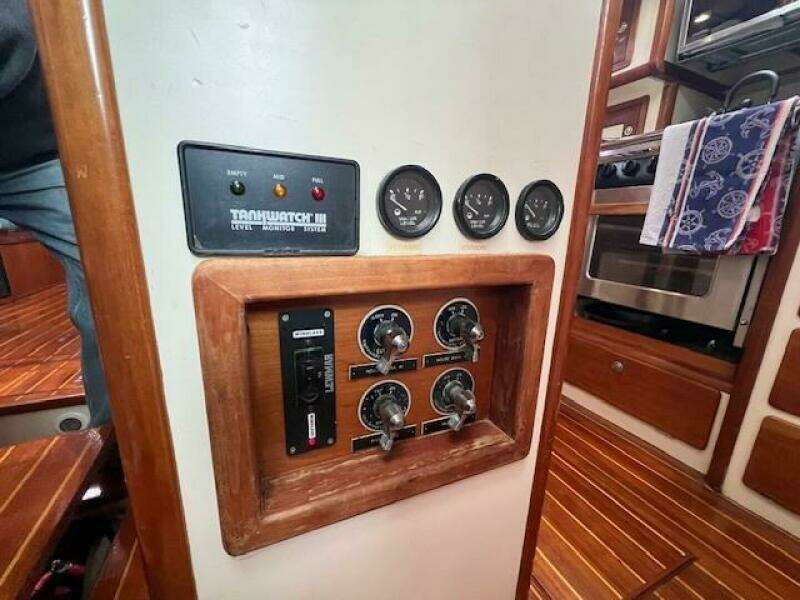 Tumblehome 51ft Little Harbor Yacht For Sale