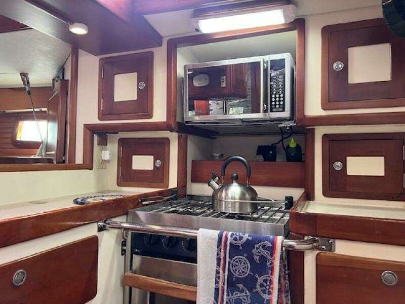 Tumblehome 51ft Little Harbor Yacht For Sale