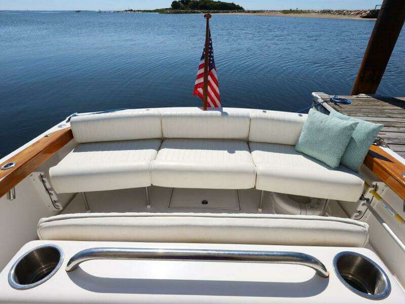 Transom Settee