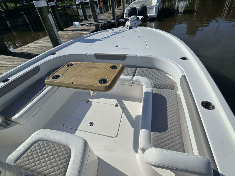 28ft Caymas Yacht For Sale