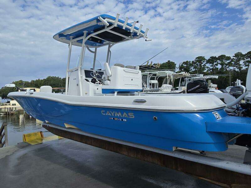 28ft Caymas Yacht For Sale