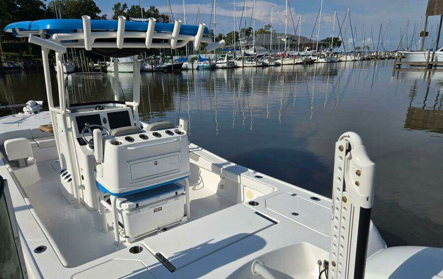 28ft Caymas Yacht For Sale