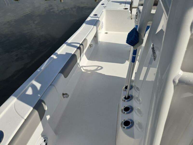28ft Caymas Yacht For Sale