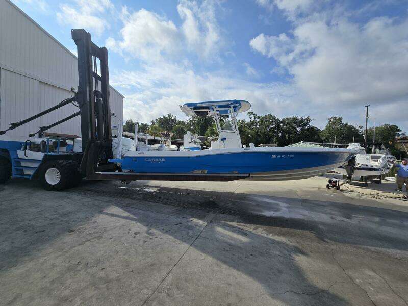 28ft Caymas Yacht For Sale