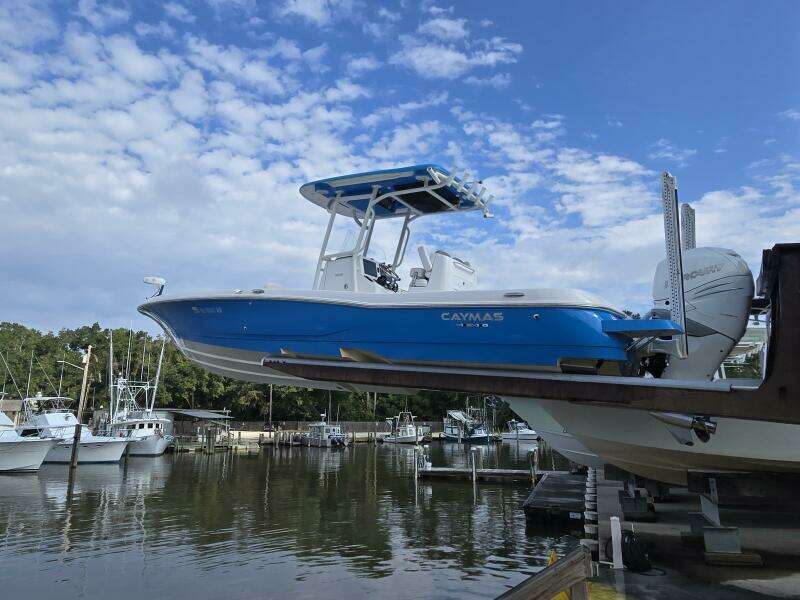 28ft Caymas Yacht For Sale