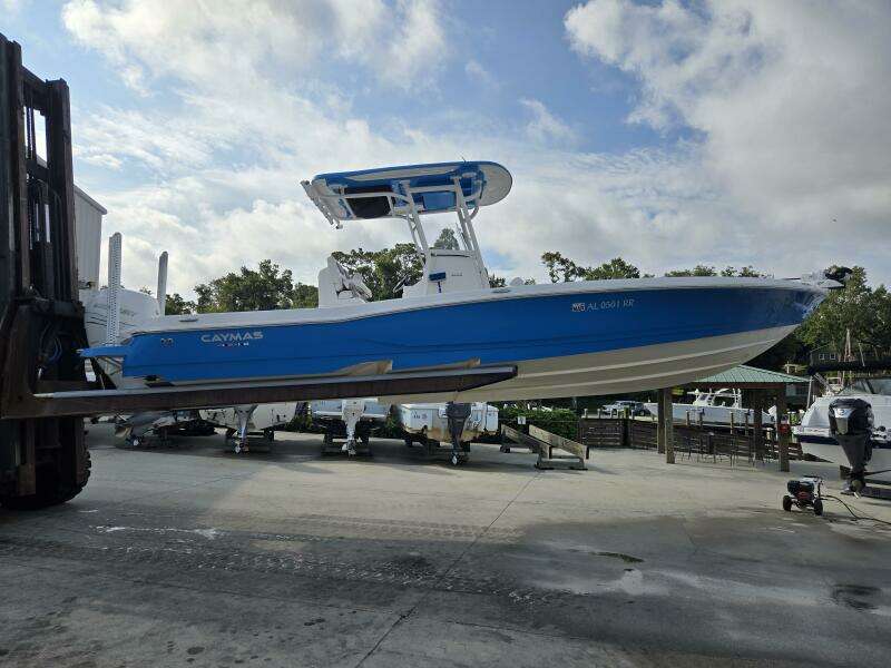 28ft Caymas Yacht For Sale