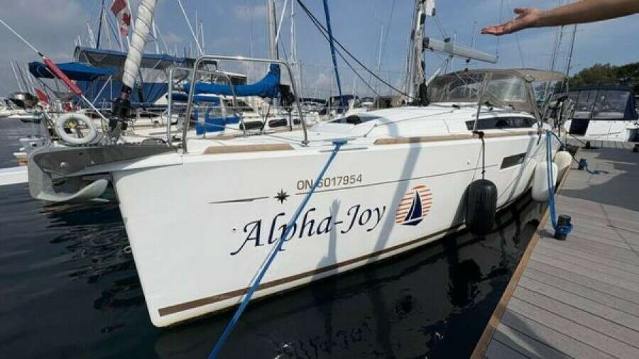 34ft Jeanneau Yacht For Sale