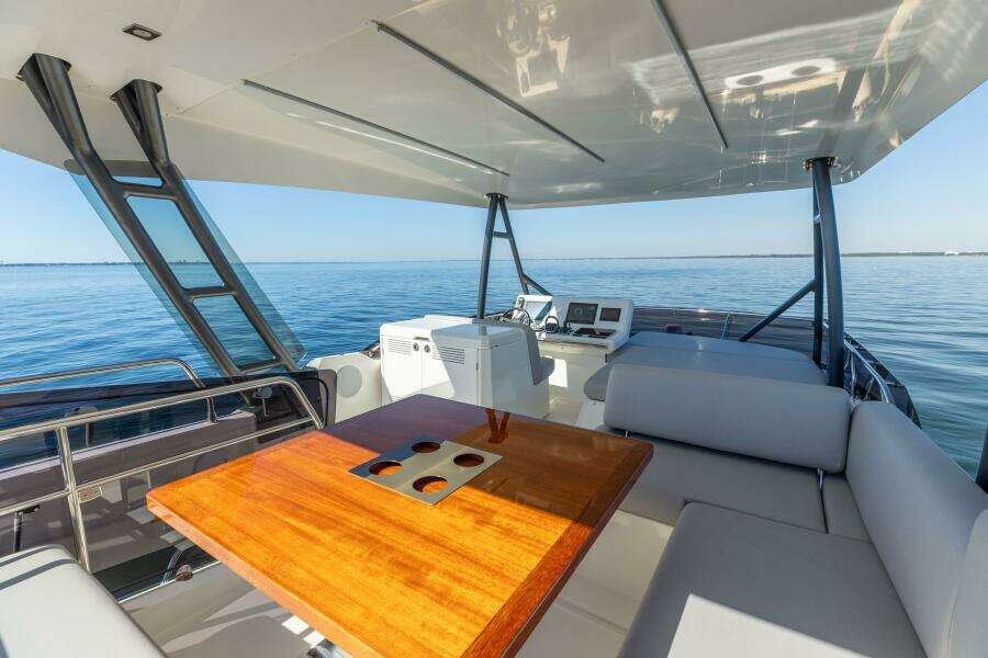 2024 Prestige 520 Fly- SS BELLE VIE- Flybridge