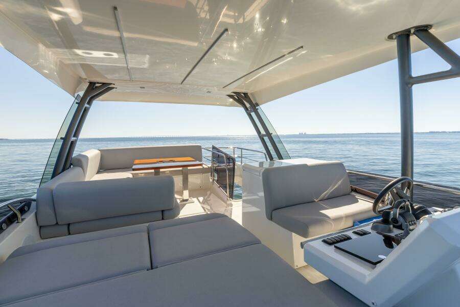 2024 Prestige 520 Fly- SS BELLE VIE- Flybridge