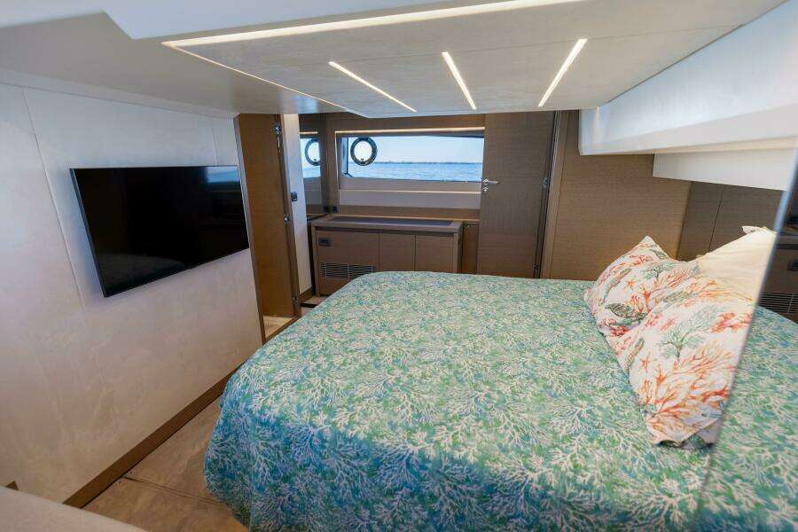 2024 Prestige 520 Fly- SS BELLE VIE- Master Stateroom