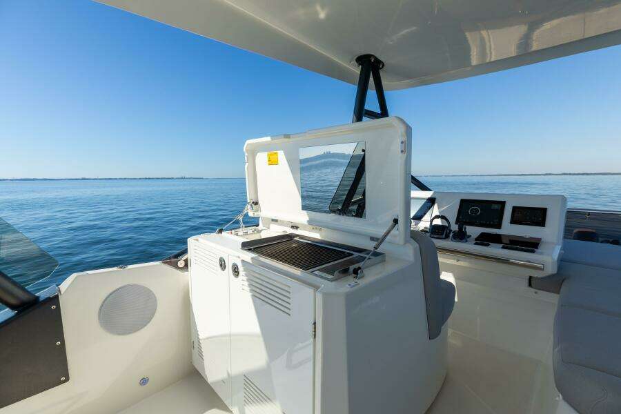 2024 Prestige 520 Fly- SS BELLE VIE- Flybridge