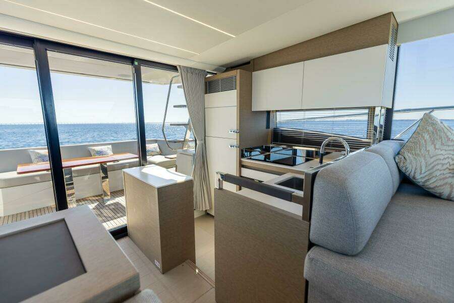2024 Prestige 520 Fly- SS BELLE VIE- Galley
