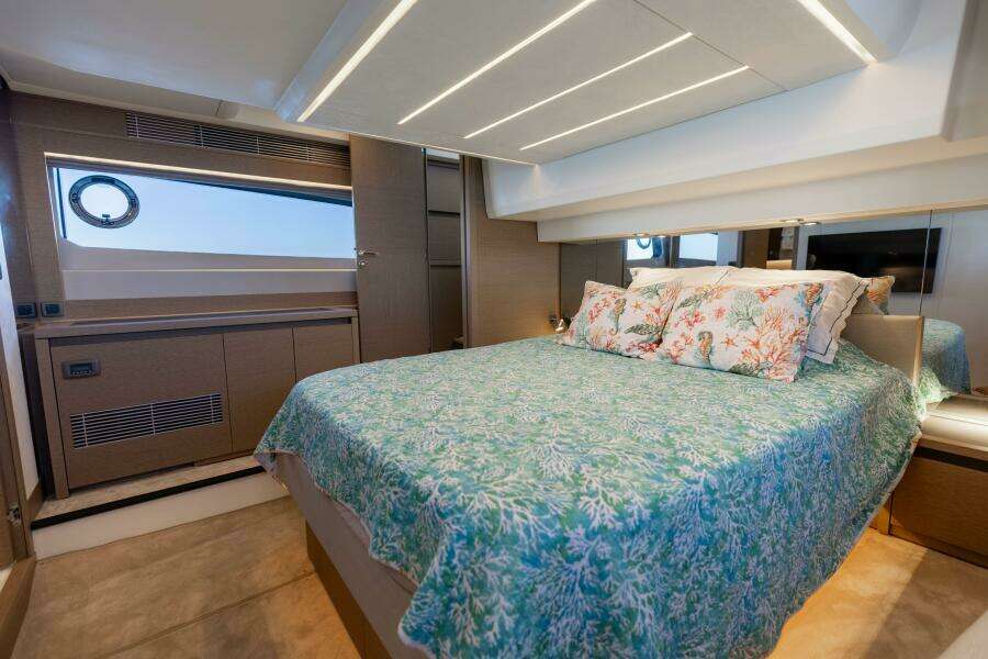 2024 Prestige 520 Fly- SS BELLE VIE- Master Stateroom