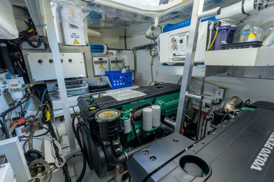 2024 Prestige 520 Fly- SS BELLE VIE- Engine Room