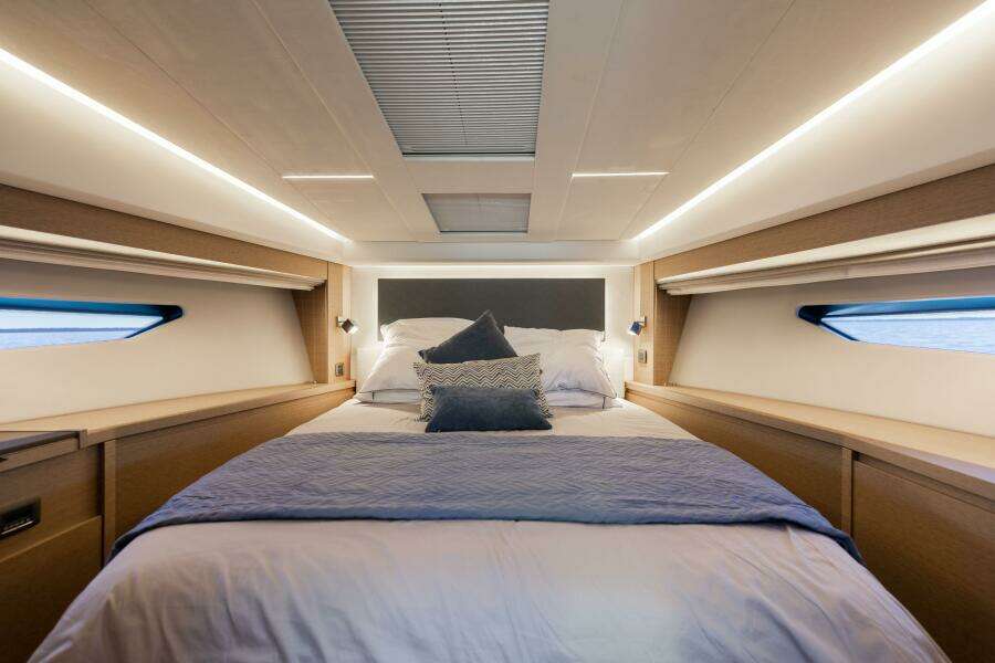 2024 Prestige 520 Fly- SS BELLE VIE- VIP Stateroom 
