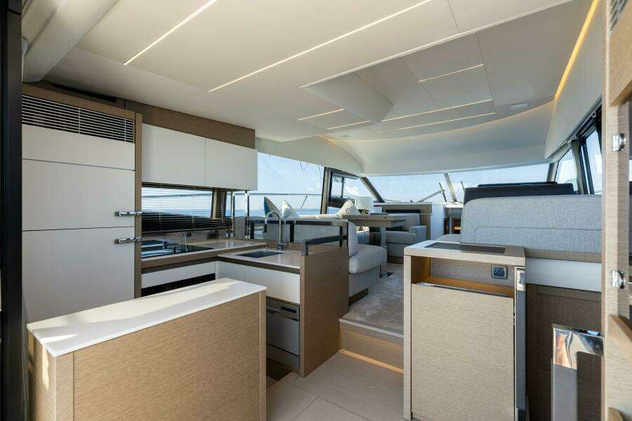 2024 Prestige 520 Fly- SS BELLE VIE- Galley 