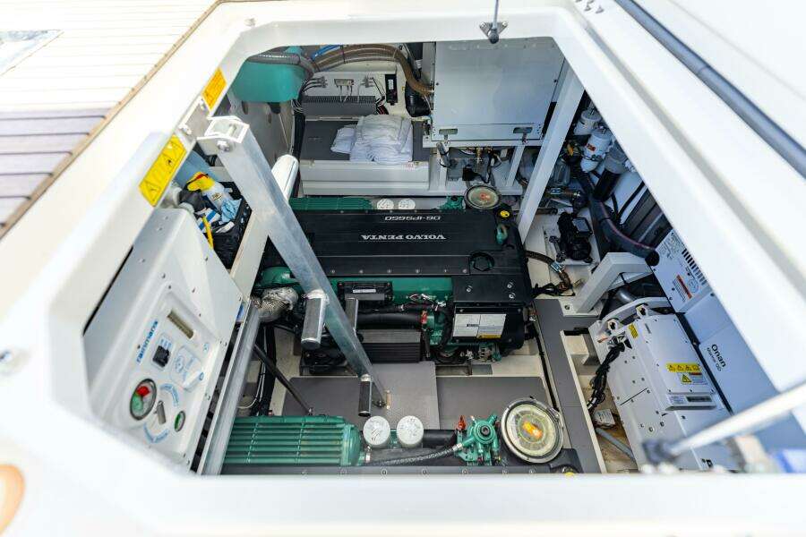 2024 Prestige 520 Fly- SS BELLE VIE- Engine Room