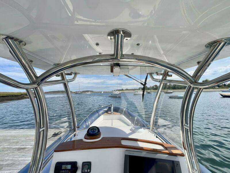 Charlie T  30ft Hunt Yachts Yacht For Sale