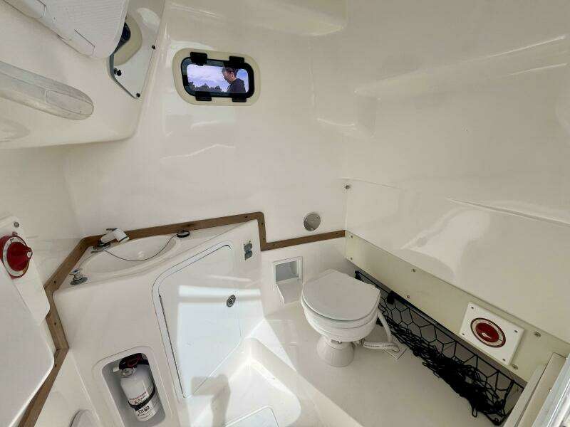 Charlie T  30ft Hunt Yachts Yacht For Sale