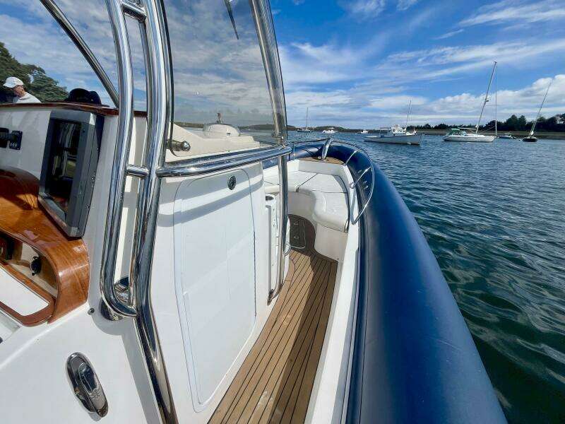 Charlie T  30ft Hunt Yachts Yacht For Sale