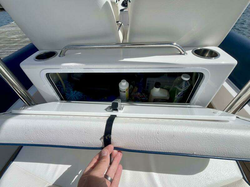 Charlie T  30ft Hunt Yachts Yacht For Sale