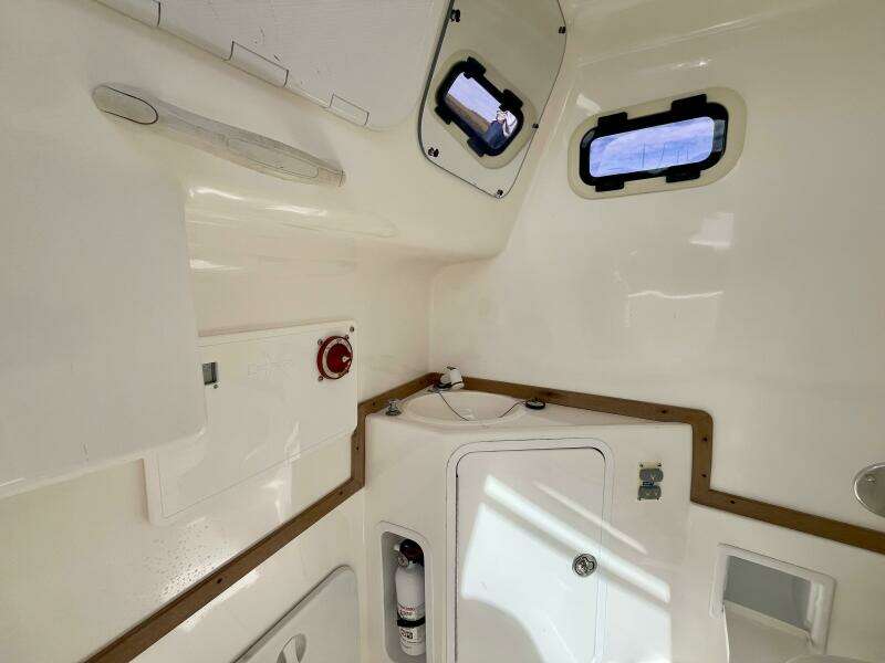 Charlie T  30ft Hunt Yachts Yacht For Sale