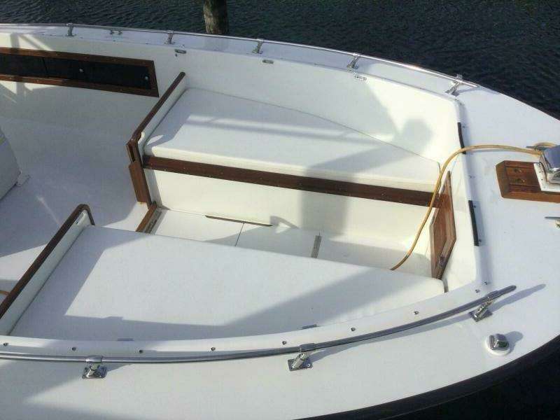 Legend 28ft Custom Yacht For Sale
