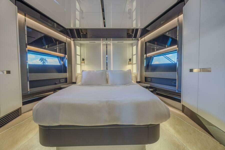 NO TIME TO DIE 80ft Azimut Yacht For Sale