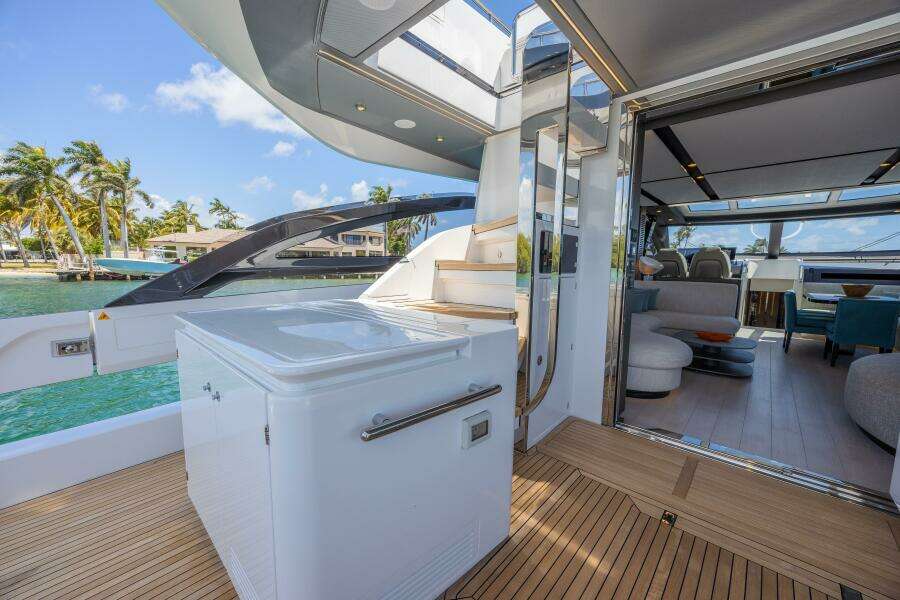 NO TIME TO DIE 80ft Azimut Yacht For Sale