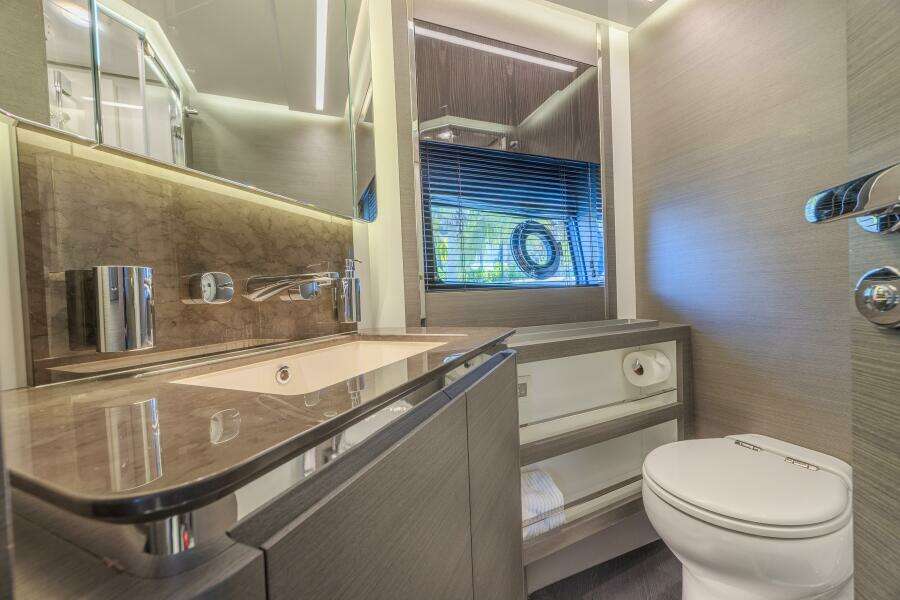 NO TIME TO DIE 80ft Azimut Yacht For Sale