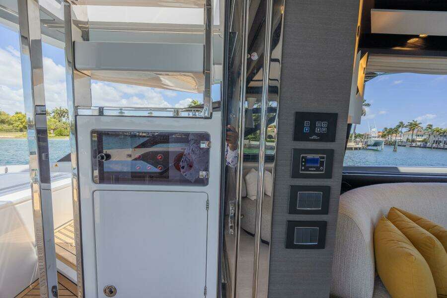 NO TIME TO DIE 80ft Azimut Yacht For Sale
