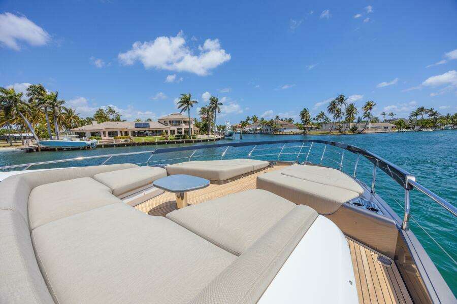 NO TIME TO DIE 80ft Azimut Yacht For Sale