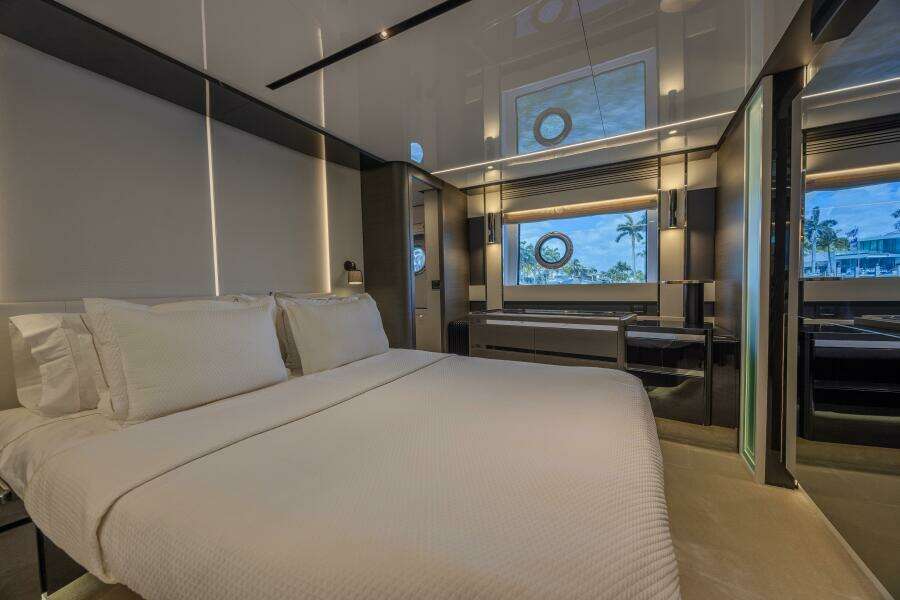 NO TIME TO DIE 80ft Azimut Yacht For Sale