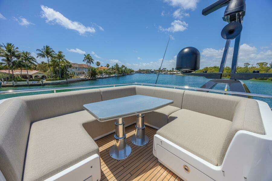 NO TIME TO DIE 80ft Azimut Yacht For Sale