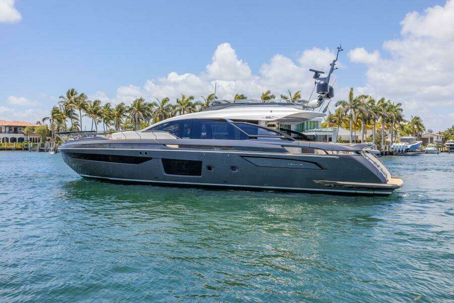 NO TIME TO DIE 80ft Azimut Yacht For Sale