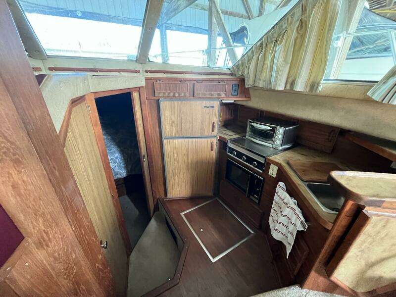 35ft Sea Ray Yacht For Sale