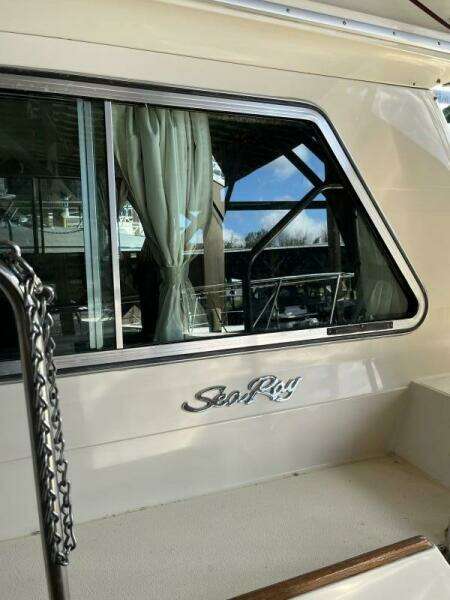 35ft Sea Ray Yacht For Sale